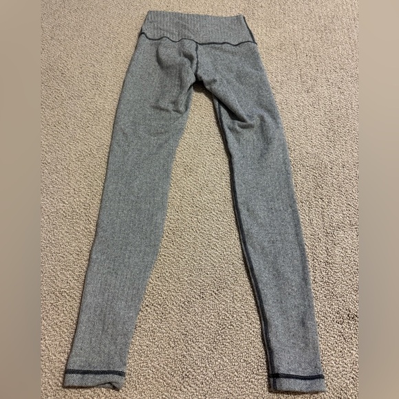 LULULEMON SIZE 6 HERRINGTON PRINT LEGGINGS - Picture 3 of 5